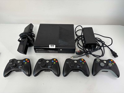 Lot Xbox 360 with 4x controllers and Kinect Motion...