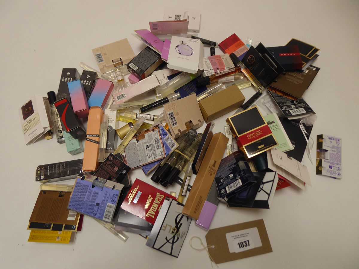 Lot Large selection of perfumes samples