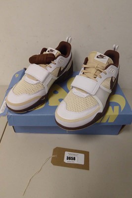 Lot 3658 - Boxed pair of Nike Zoom Field Jaxx,...