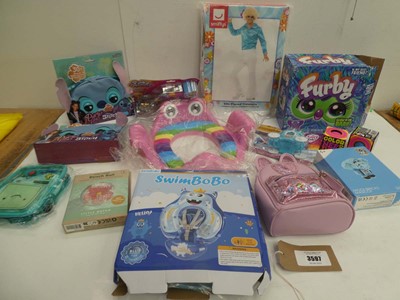 Lot 3597 - Disney Stitch purse pet, Pinky Promise set,...