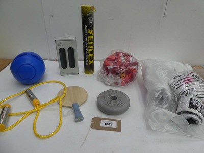 Lot 3602 - Yokkao boxing gloves, football, Shuttlecocks,...