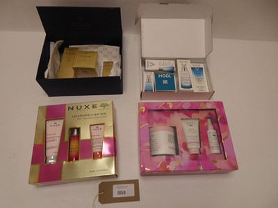 Lot 1059 - Selection of cosmetic gift sets to include Cle...
