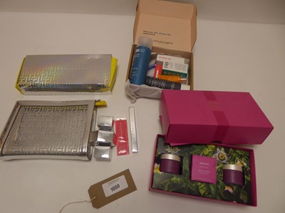Lot 1060 - Selection of cosmetic gift sets to include...