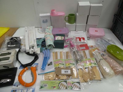 Lot 3614 - Large bag of household items including Le...