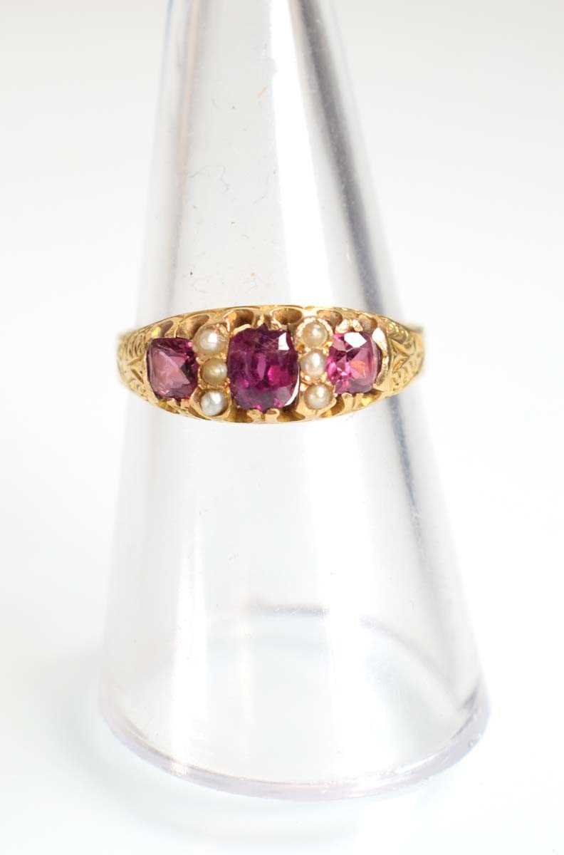 Lot 514 - A late 19th century 15ct yellow gold ring set...