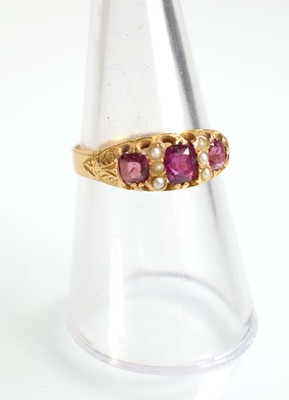 Lot 514 - A late 19th century 15ct yellow gold ring set...