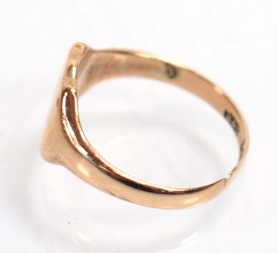 Lot 519 - A 9ct yellow gold signet ring, ring size L 1/2,...