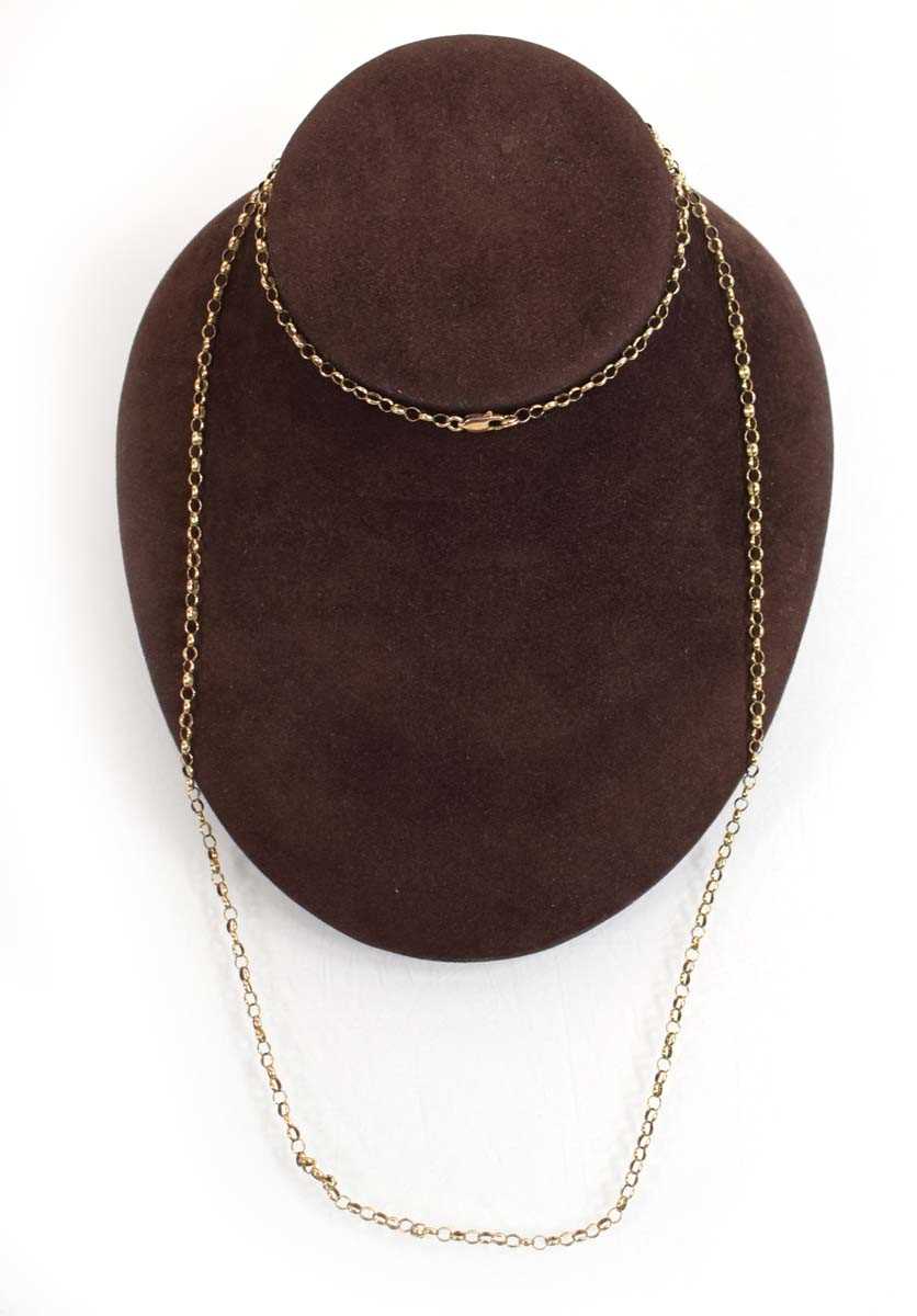 Lot 522 - A 9ct yellow gold chainlink necklace with...
