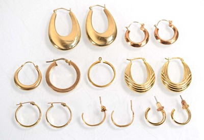 Lot 526 - Six pairs of 9ct yellow gold and yellow metal...