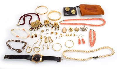 Lot 529 - A group of costume jewellery including a coral...