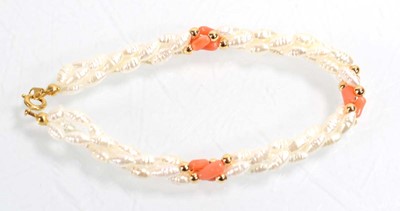 Lot 529 - A group of costume jewellery including a coral...