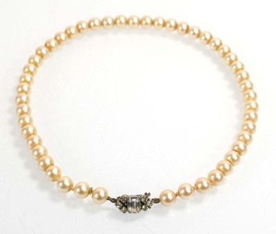 Lot 529 - A group of costume jewellery including a coral...
