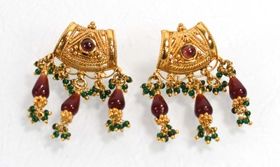 Lot 529 - A group of costume jewellery including a coral...