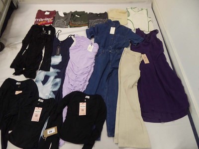 Lot 3710 - Selection of clothing to include White Fox, Oh...