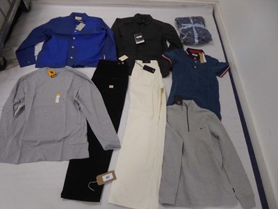 Lot 3721 - Selection of clothing to include Oodie, Folk,...