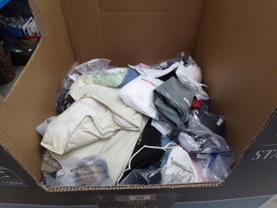 Lot 3729 - Pallet containing mixed ladies and men's clothing