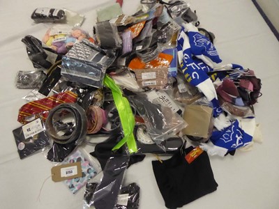 Lot 3733 - Selection of various accessories