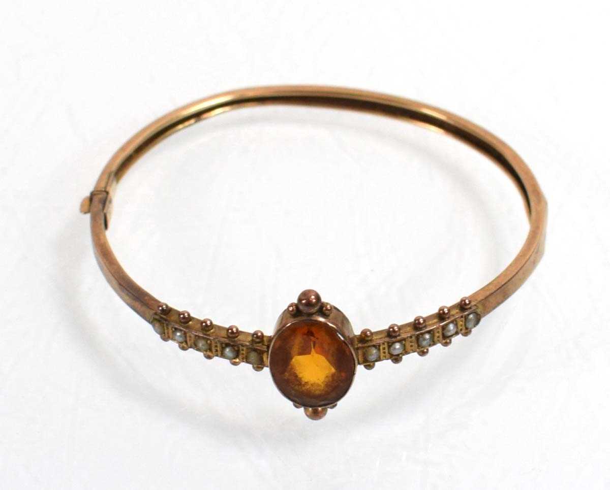 Lot 539 - An early 20th century yellow metal hinged...
