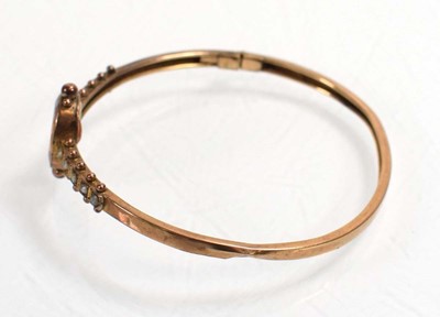 Lot 539 - An early 20th century yellow metal hinged...