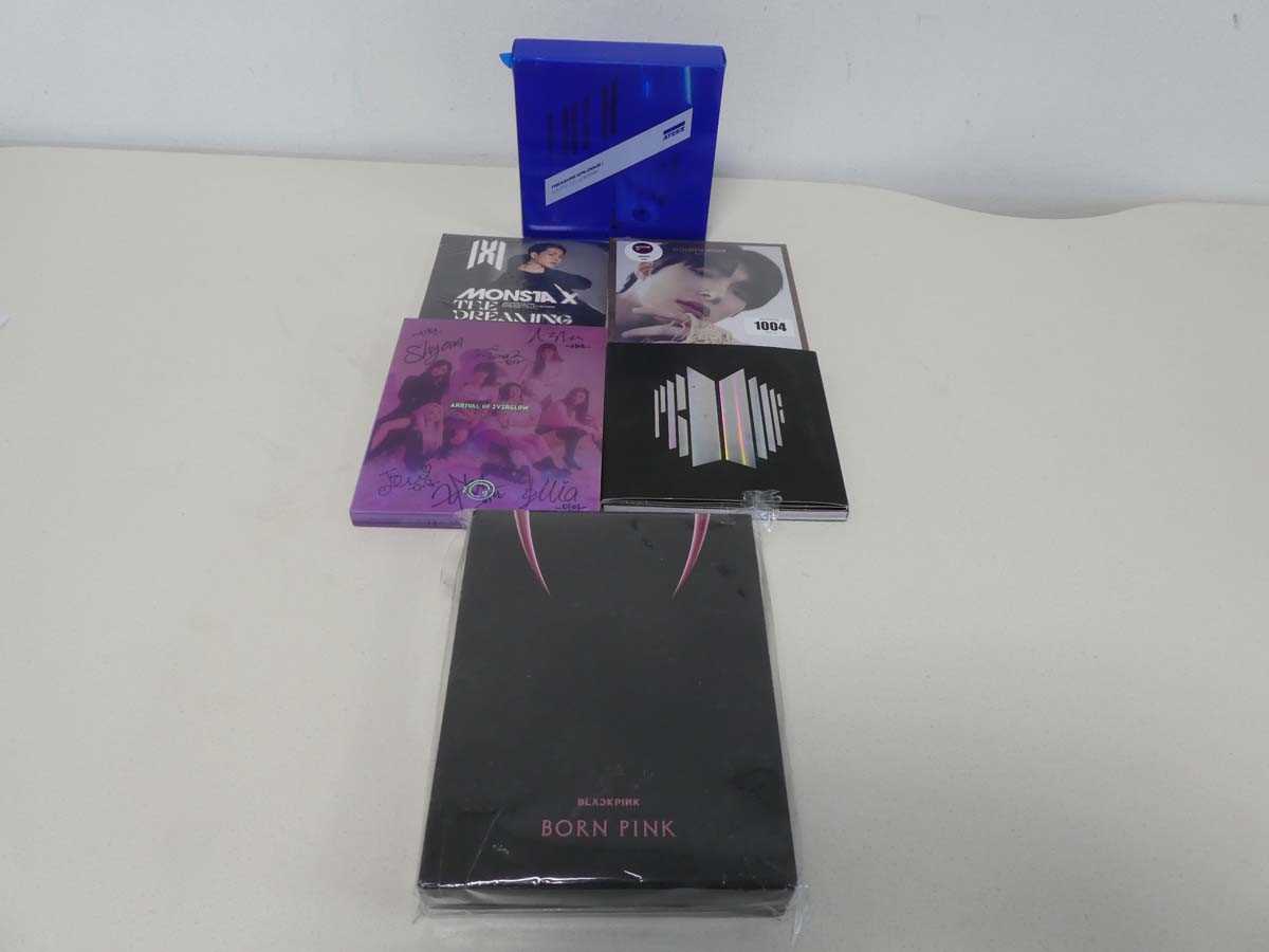 Lot Selection of 5 K-Pop albums incl. Black Pink,...