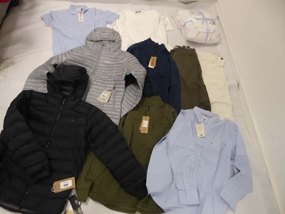 Lot 3752 - Selection of clothing to include Rab, Oodie,...