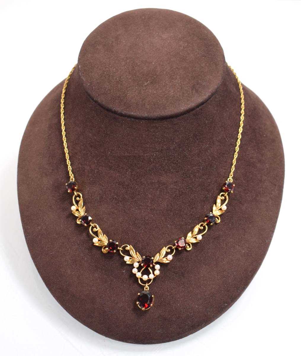 Lot 549 - A 9ct yellow gold ropetwist necklace...