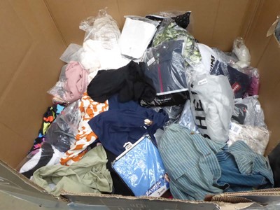 Lot 3762 - Pallet containing mixed ladies and men's clothing