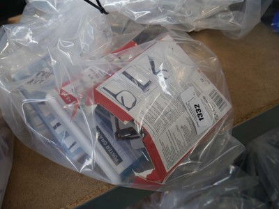 Lot 1332 - Bag of assorted reading glasses