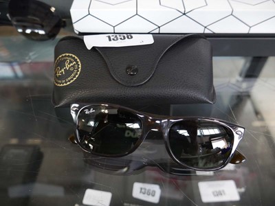 Lot 1358 - 1 pair of Ray Ban sunglasses in case