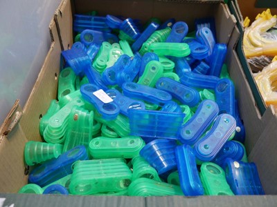 Lot 1409 - Tray of expanding binoculars
