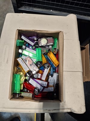 Lot 1443 - Box of assorted lighters