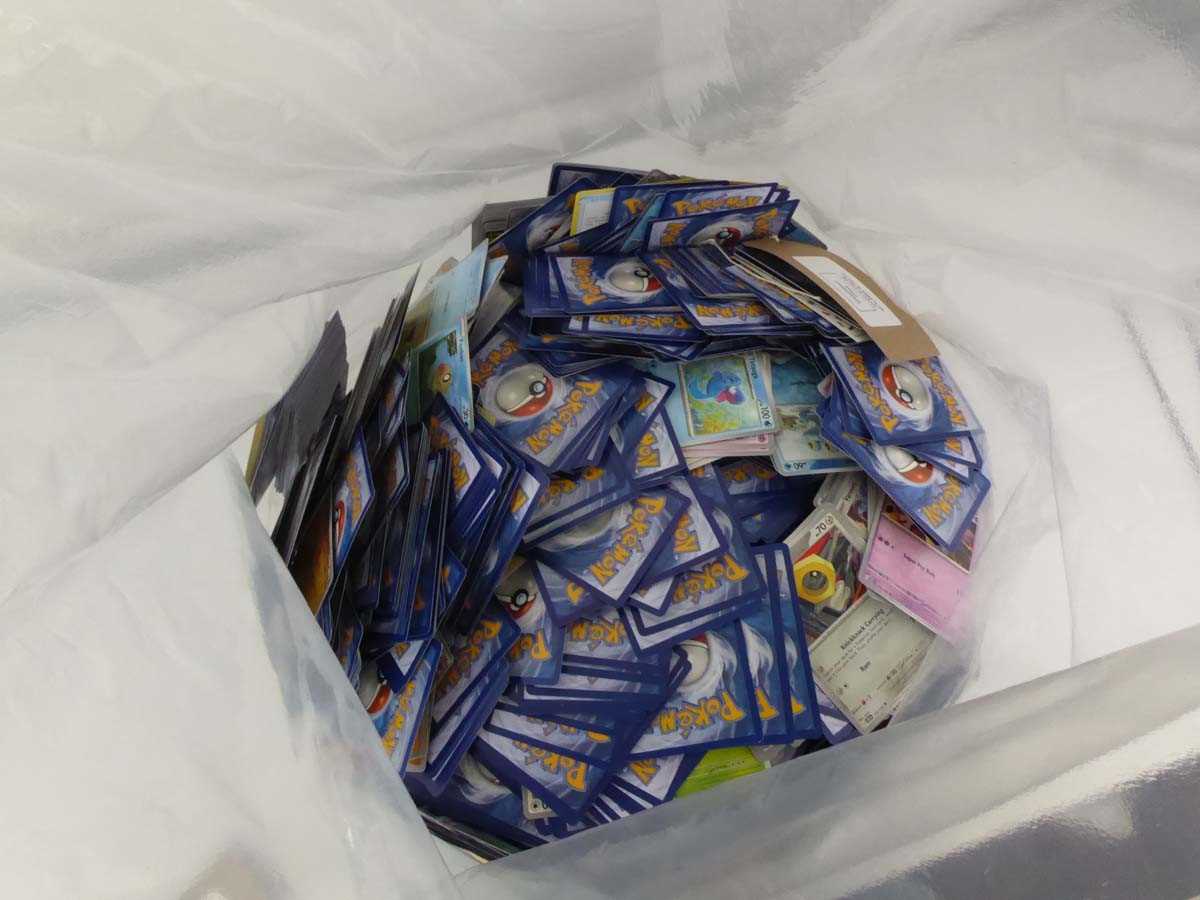 Lot Bag containing a large qty of assorted Pokémon...