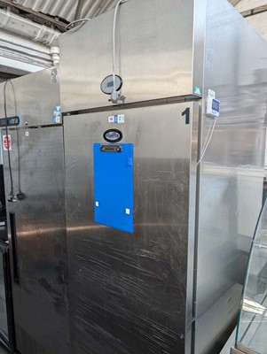 Lot 15 - 70cm Foster PRG600H single door fridge