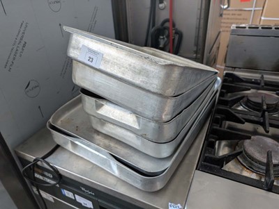 Lot 23 - Stack of 6 assorted sized aluminium baking trays