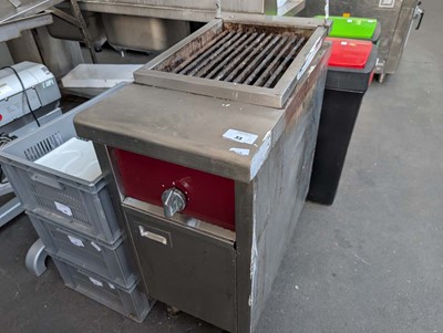 Lot 33 - 43cm gas chargrill