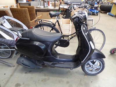 Lot 4021 - (LK55 ENU) 2005 Piaggio Vespa LX 125 scooter...