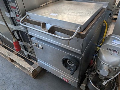 Lot 112 - 60cm Falcon bratt pan with tilt action