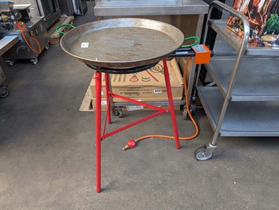 Lot 121 - Garcima gas ring paella cooker with paella...