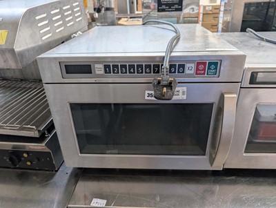 Lot 355 - 47cm commercial microwave oven