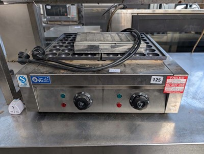 Lot 125 - Electric dumpling machine