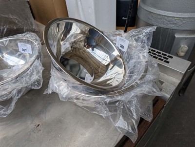 Lot 366 - 6 x 25cm diameter mixing bowls