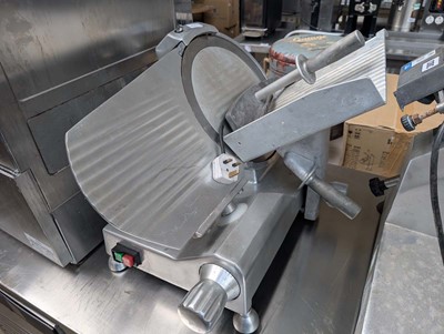 Lot 384 - 30cm meat slicer