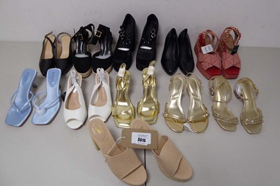 Lot 3515 - 11 pairs of ladies heels of various styles and...