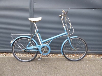 Lot 4038 - Vintage Raleigh town bike