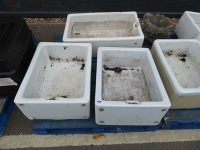 Lot 4120 - 3 assorted butler sinks