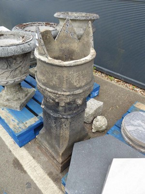 Lot 4124 - Crown-topped chimney garden planter