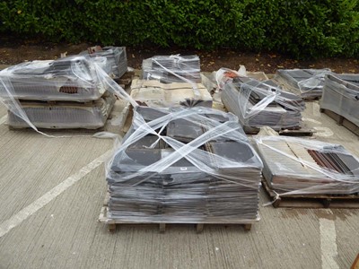 Lot 4134 - 8 assorted pallets of roof tiles