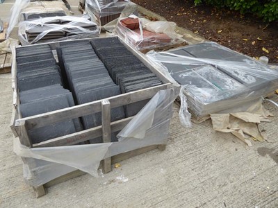 Lot 4135 - Pallet containing a quantity of slate roof...