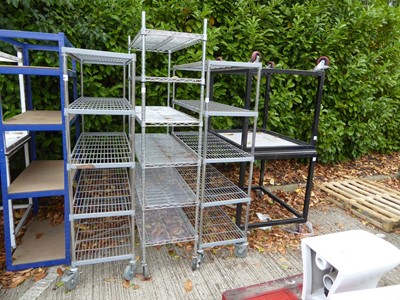 Lot 4137 - 4 assorted storage racks plus 2 welded steel...