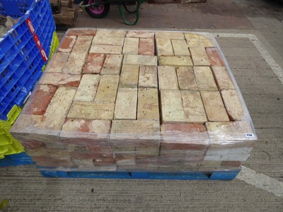 Lot 4144 - Pallet containing a quantity of reclaimed bricks